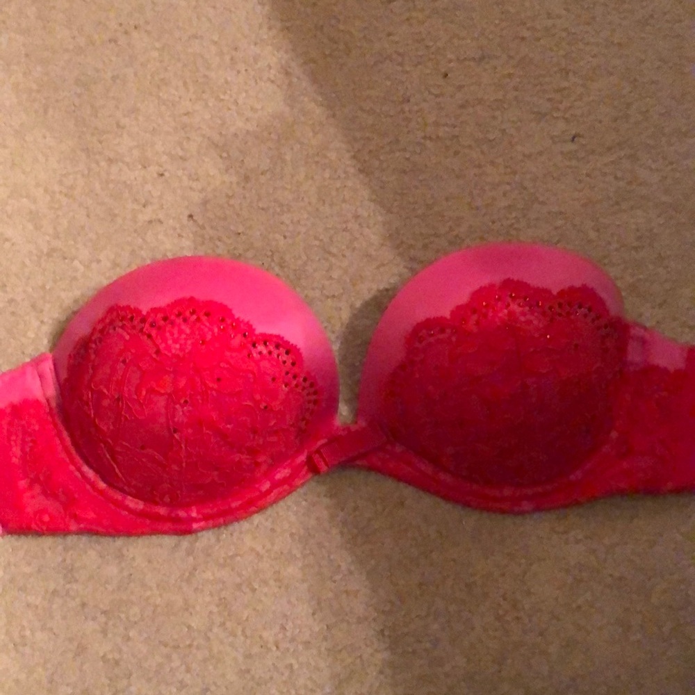 VS very sexy strapless bra